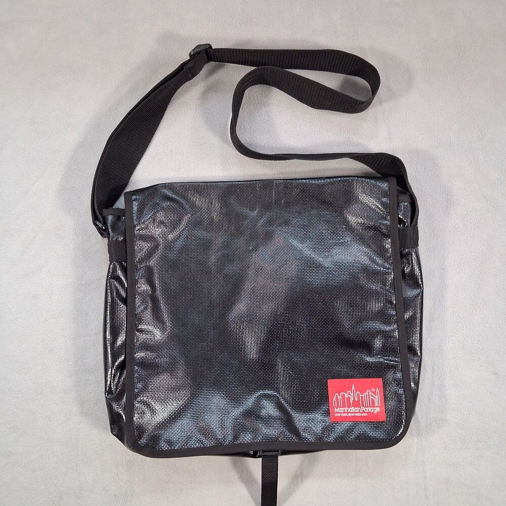 Manhattan Portage Vinyl Messenger Bag Black Commuter Travel Work